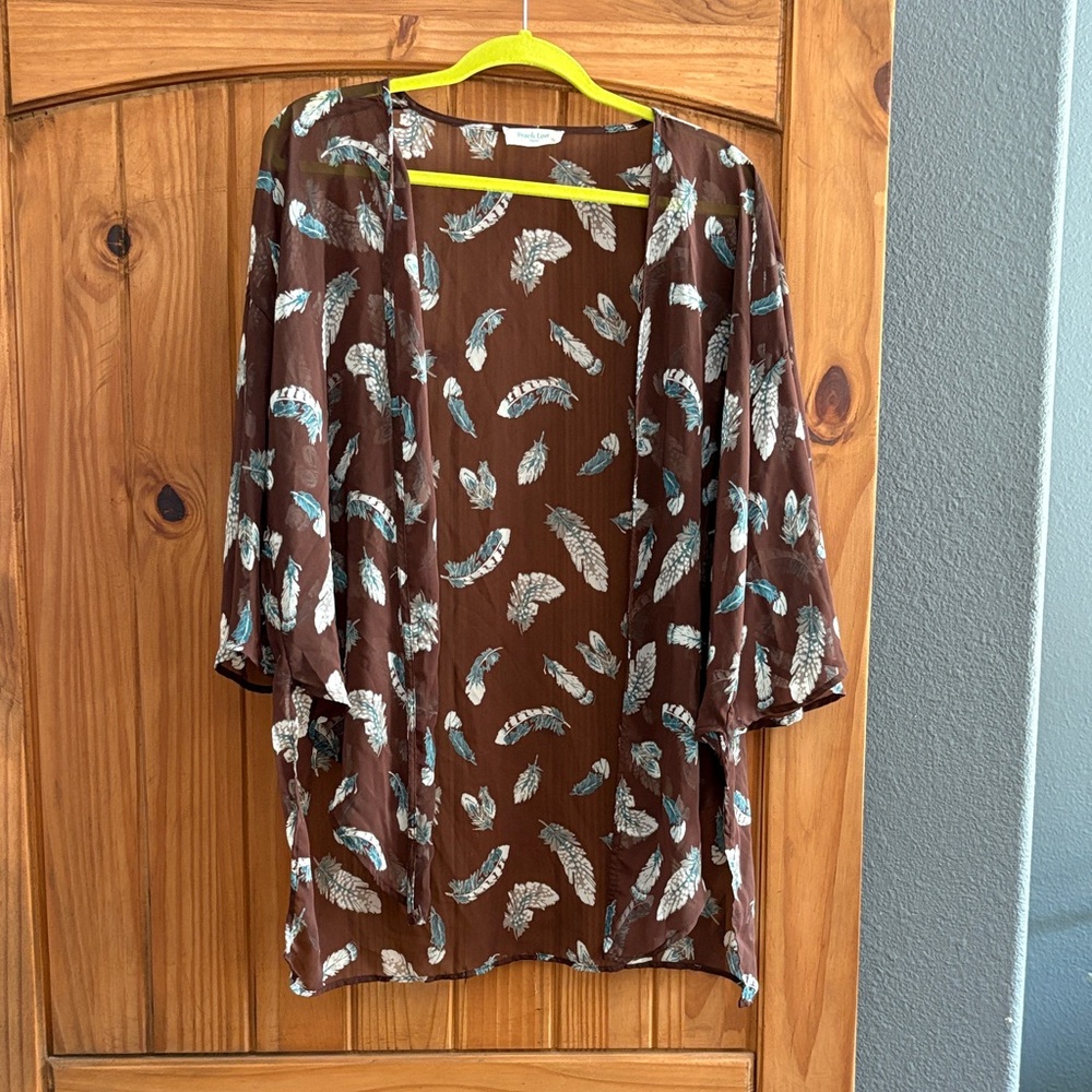 Peach Love California Brown Feather Print Kimono Sz M